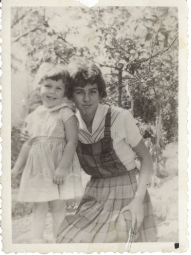 Με την μικρή ξαδέρφη της Γιαννιώ